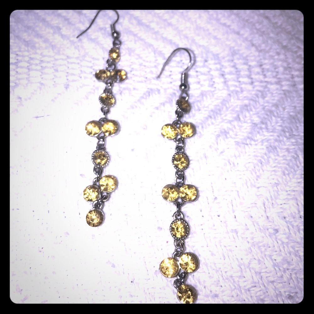 Yellow stoned dangle earrings